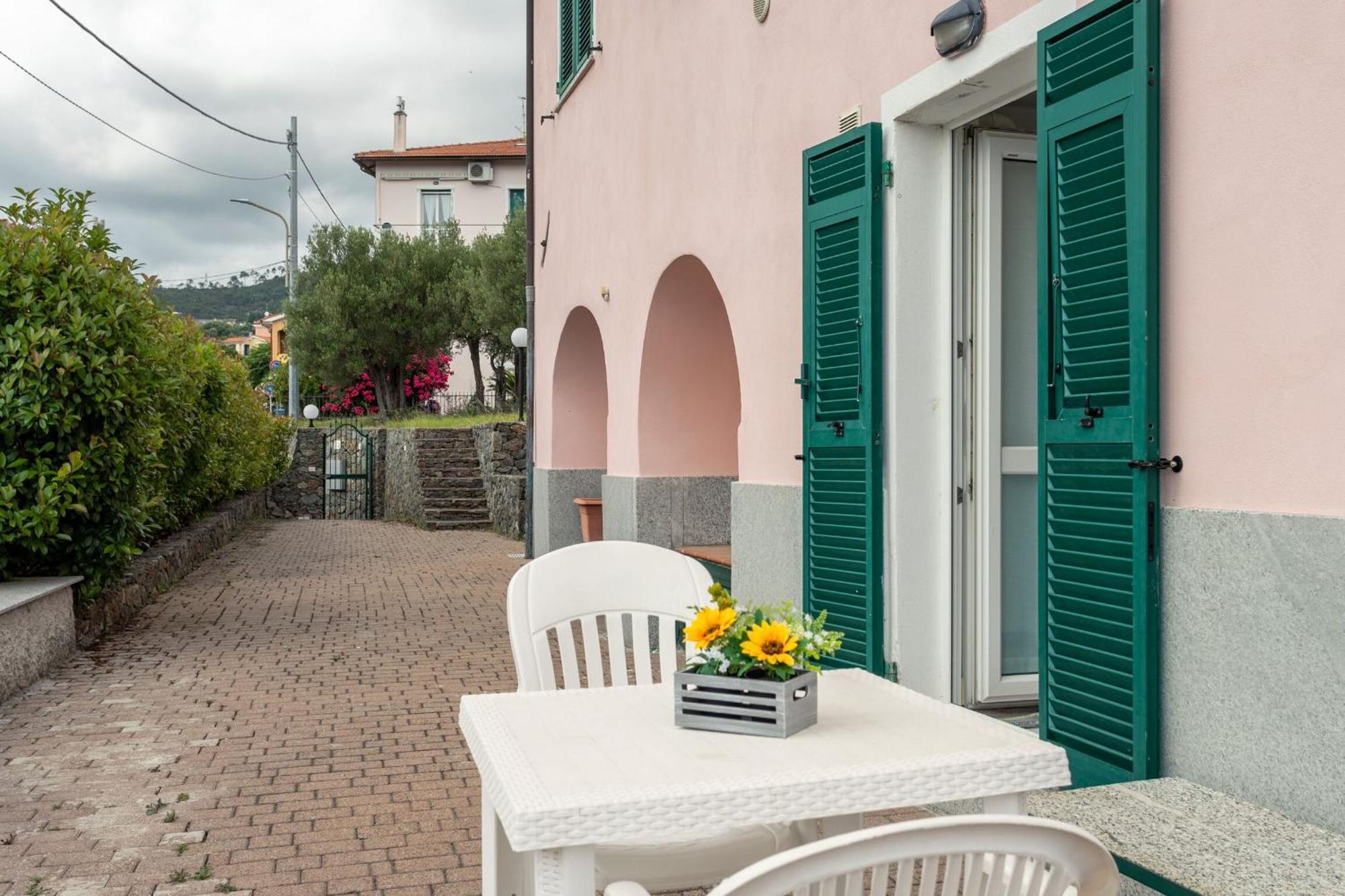 Villa Zafferano Suites Celle Ligure Exterior photo